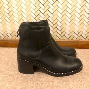 ASH Ankle boots w/silver studs